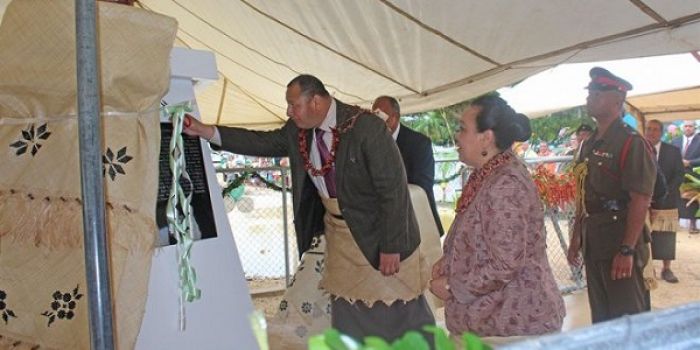 His Majesty King Tupou VI unveiling monument to mark the landing and welcome of the first Mormon missionaries to Tonga in 1891.