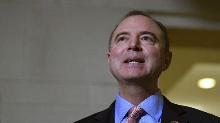 Adam Schiff, Fakafofonga Temokalati (Kalefōniá) ‘i he Fale Kau Fakafofongá, ko e Sea Kōmiti Ngaahi ‘Ilo Fakapulipulí. Ko Schiff na‘e lahitaha ‘a ‘ene tala ki he mītiá ‘i he ta‘u ‘e 3 tokua kuó ne ma‘u ‘a e ngaahi fakamo‘oni tukupā na‘e fa‘ufa‘u-fono ‘a Palesiteni Trump mo e kau sipai Lūsiá ‘o nau kaiha‘asi ‘a e fili palesiteni ‘o e 2016 mei a Hilary Clinton. Ka kuo te‘ekiai ke ‘ohake ‘e Schiff ha fo‘i fakamo‘oni ‘e taha. (Photo: Susan Walsh/Associated Press).     