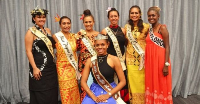 Ko e kau finemui na&#039;e kau atu ki he fe&#039;auhi Miss Pacific Islands pea koe ikuna Miss Fiji Miss Anne Christine Dunn &#039;oku &#039;i mu&#039;a