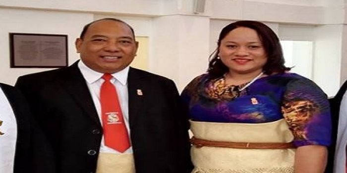 Hon. &#039;Etuate Sungalu Lavulavu mo hono Hoa koe Pule &#039;o e &#039;Apiako &#039;Unuaki &#039;o Tonga &#039;Akosita Lavulavu